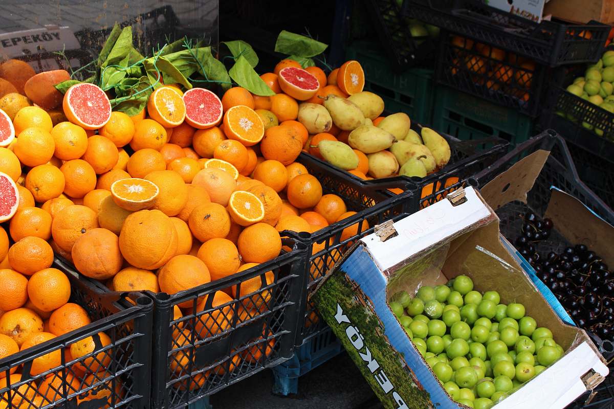 food shallow focus photo of fruits in crates fruit